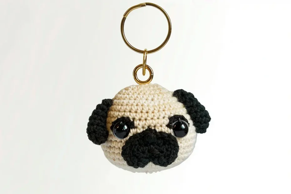 Chaveiro Pug Amigurumi